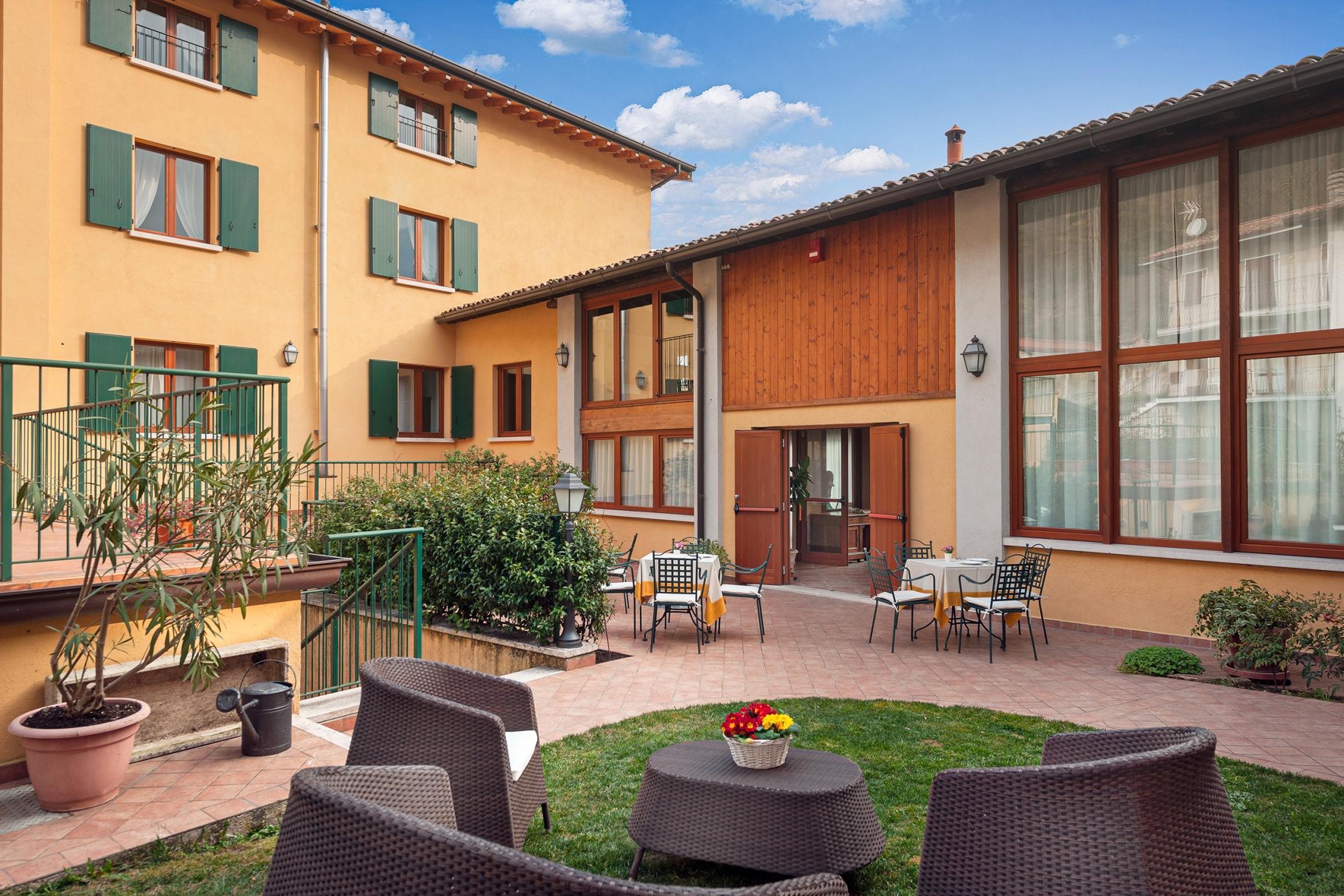 Hotel Tre Punte Гарняно Екстериор снимка